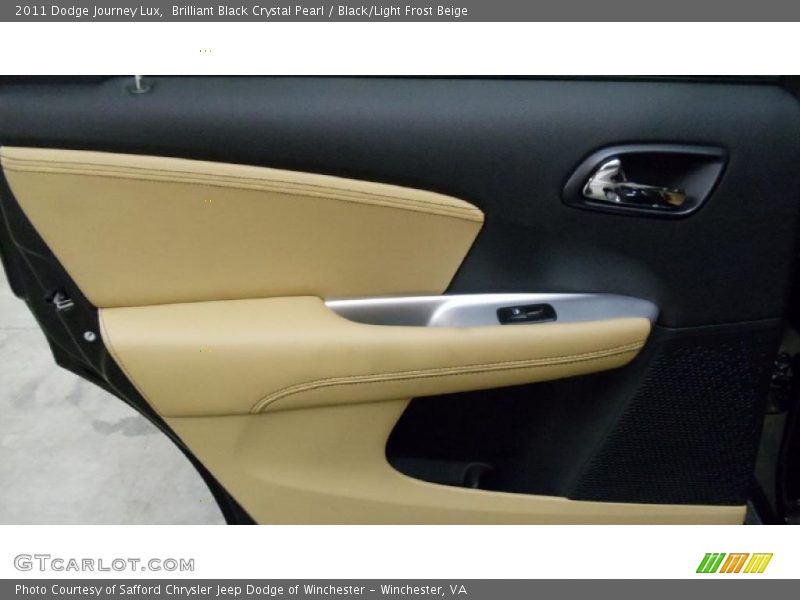 Brilliant Black Crystal Pearl / Black/Light Frost Beige 2011 Dodge Journey Lux