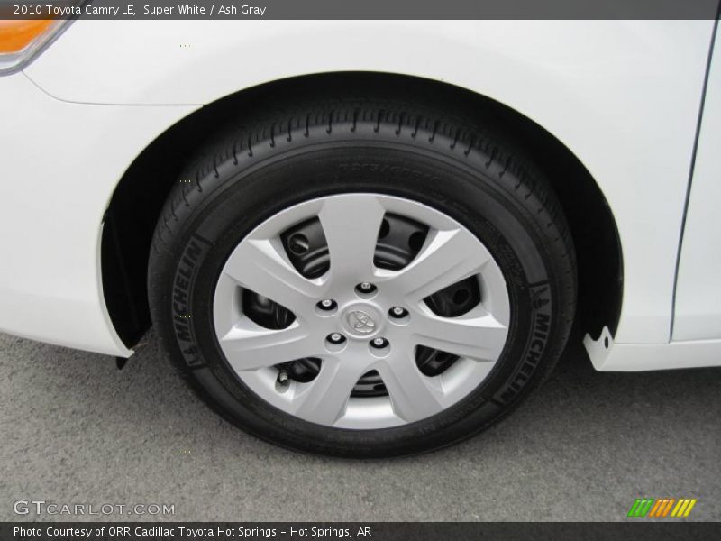Super White / Ash Gray 2010 Toyota Camry LE