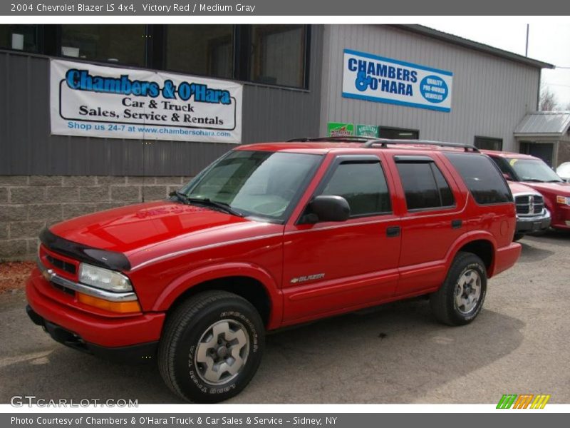 Victory Red / Medium Gray 2004 Chevrolet Blazer LS 4x4