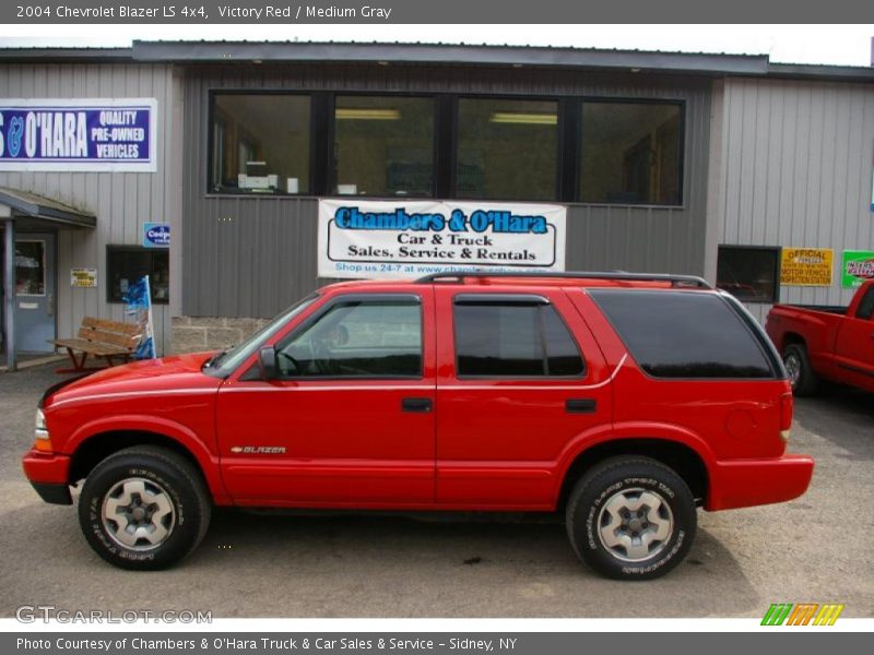 Victory Red / Medium Gray 2004 Chevrolet Blazer LS 4x4