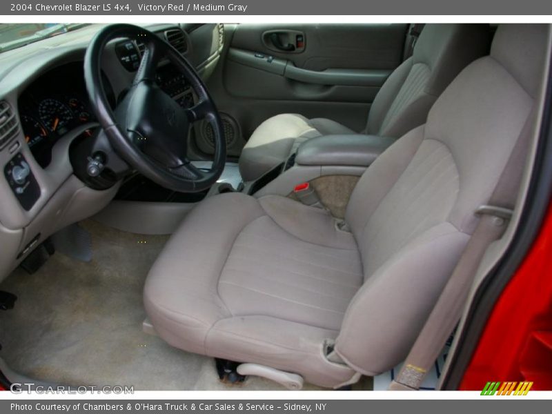 Victory Red / Medium Gray 2004 Chevrolet Blazer LS 4x4