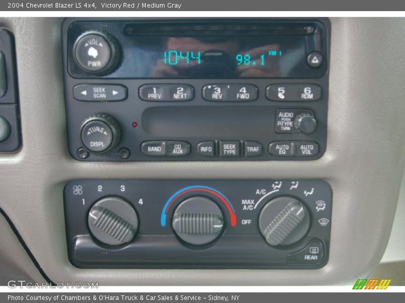 Victory Red / Medium Gray 2004 Chevrolet Blazer LS 4x4