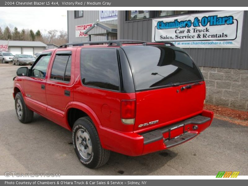 Victory Red / Medium Gray 2004 Chevrolet Blazer LS 4x4