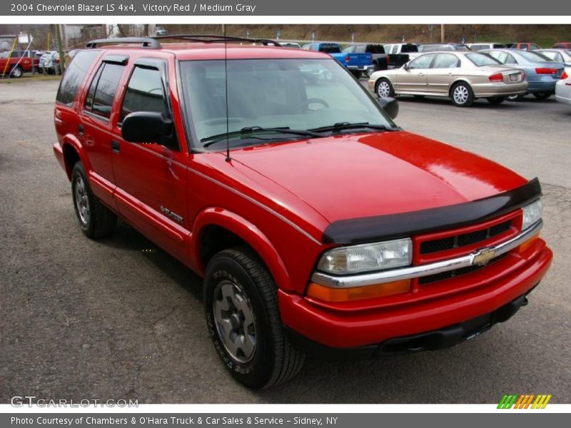 Victory Red / Medium Gray 2004 Chevrolet Blazer LS 4x4