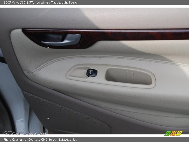 Ice White / Taupe/Light Taupe 2005 Volvo S60 2.5T