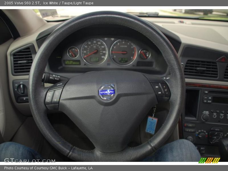  2005 S60 2.5T Steering Wheel