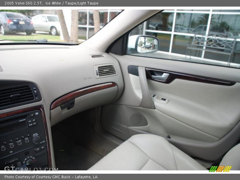 Ice White / Taupe/Light Taupe 2005 Volvo S60 2.5T