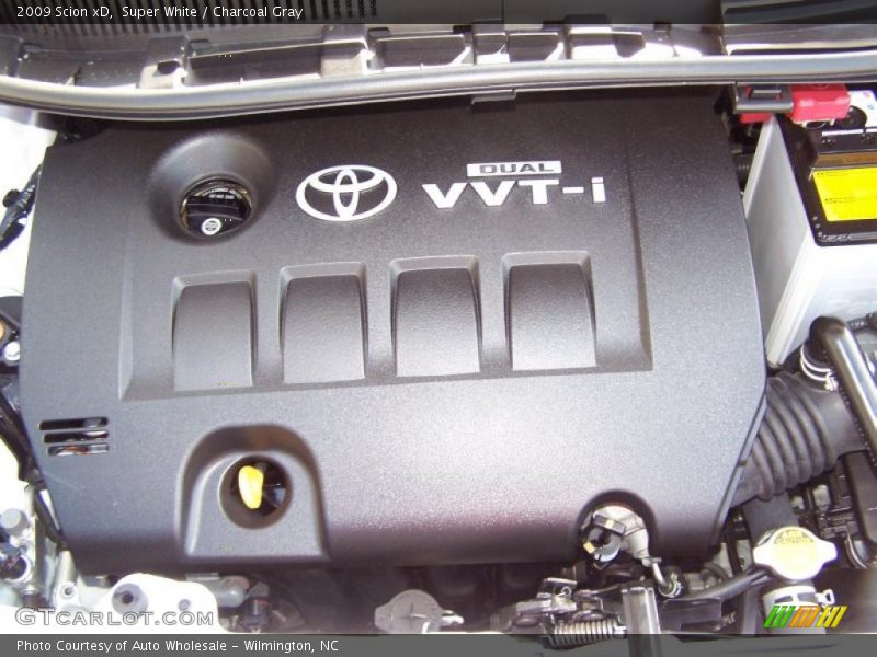 Super White / Charcoal Gray 2009 Scion xD
