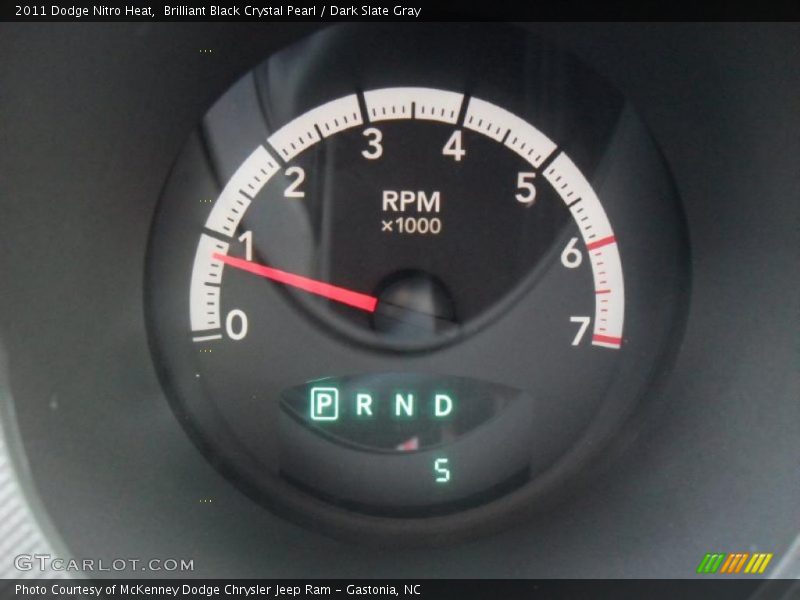 Brilliant Black Crystal Pearl / Dark Slate Gray 2011 Dodge Nitro Heat