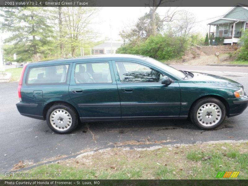 Emerald Green / Taupe 2001 Volvo V70 2.4