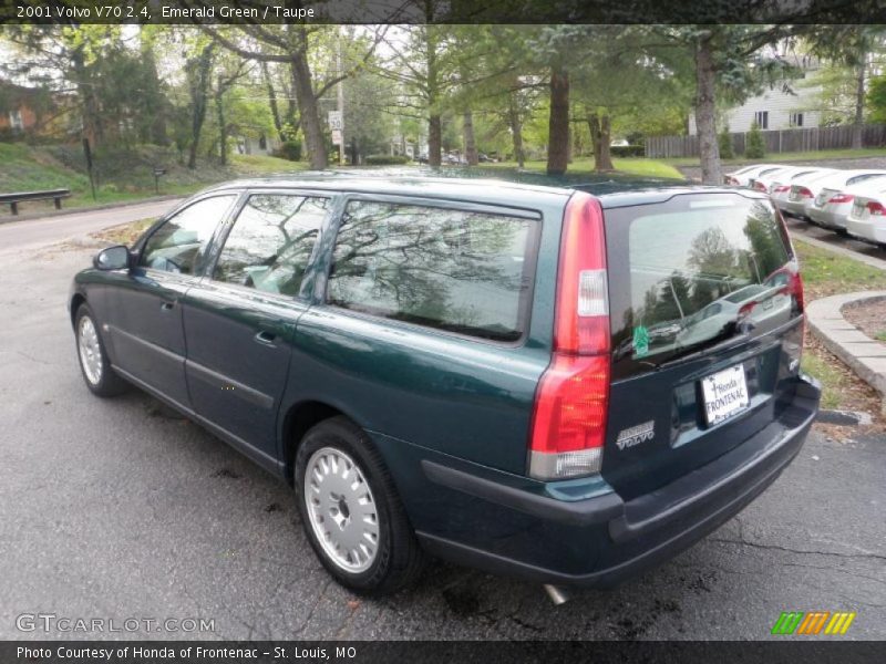 Emerald Green / Taupe 2001 Volvo V70 2.4