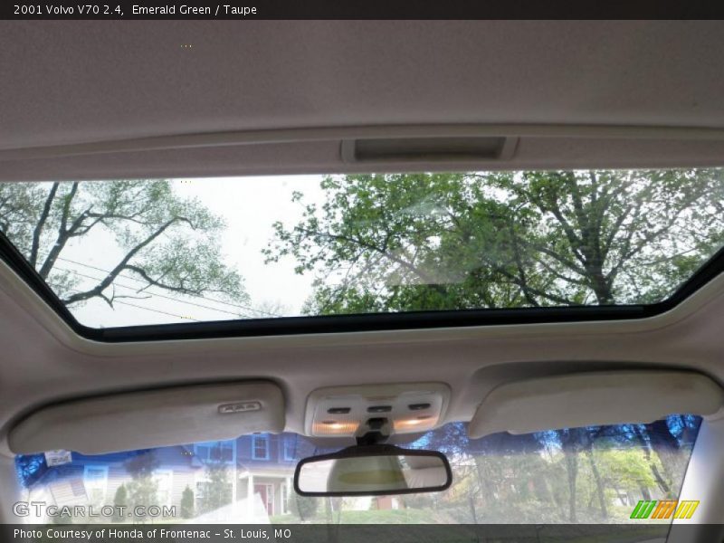 Emerald Green / Taupe 2001 Volvo V70 2.4