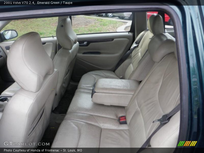 Emerald Green / Taupe 2001 Volvo V70 2.4