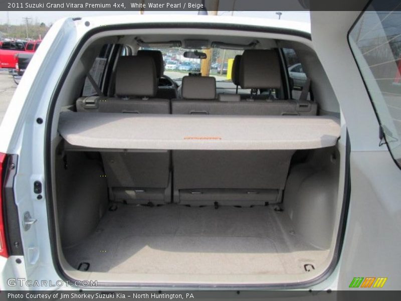 White Water Pearl / Beige 2011 Suzuki Grand Vitara Premium 4x4