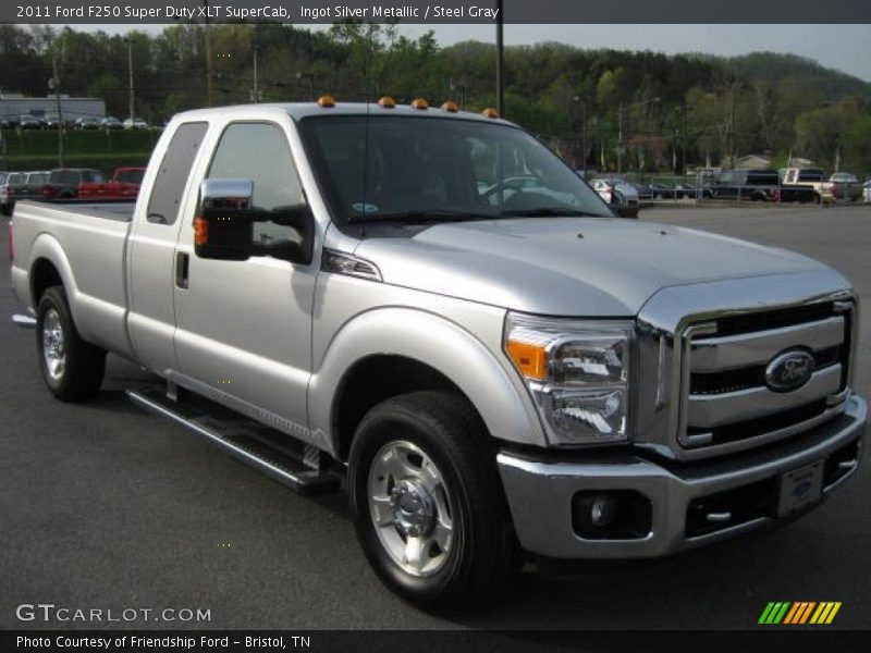 Front 3/4 View of 2011 F250 Super Duty XLT SuperCab