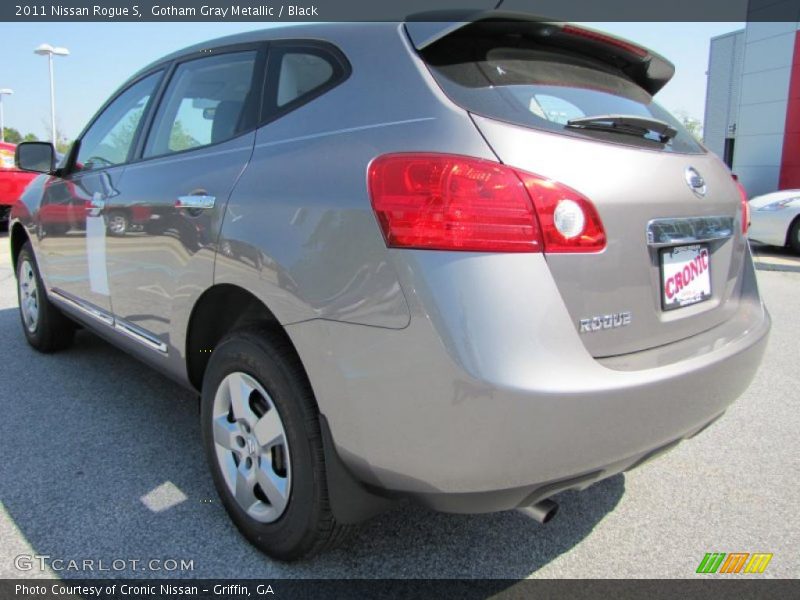 Gotham Gray Metallic / Black 2011 Nissan Rogue S