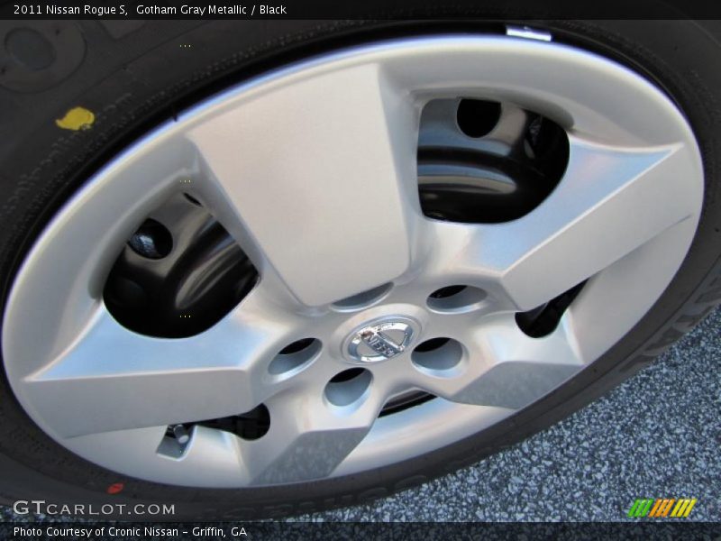 Gotham Gray Metallic / Black 2011 Nissan Rogue S