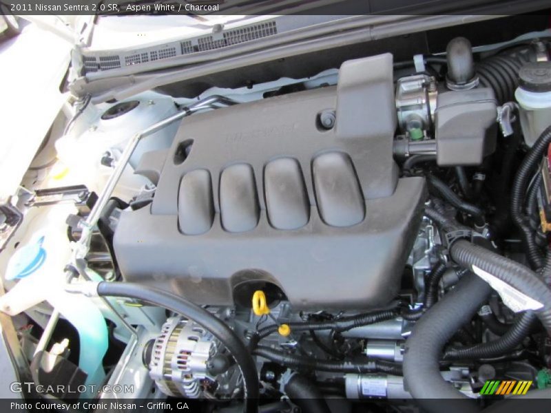 Aspen White / Charcoal 2011 Nissan Sentra 2.0 SR
