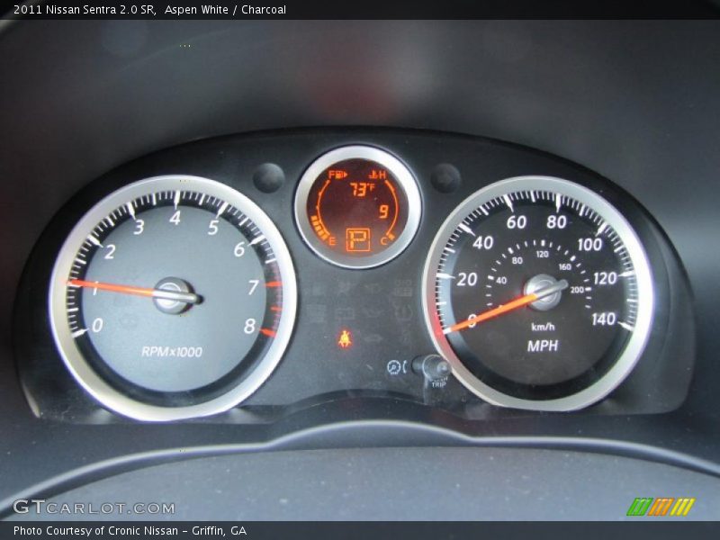 Aspen White / Charcoal 2011 Nissan Sentra 2.0 SR