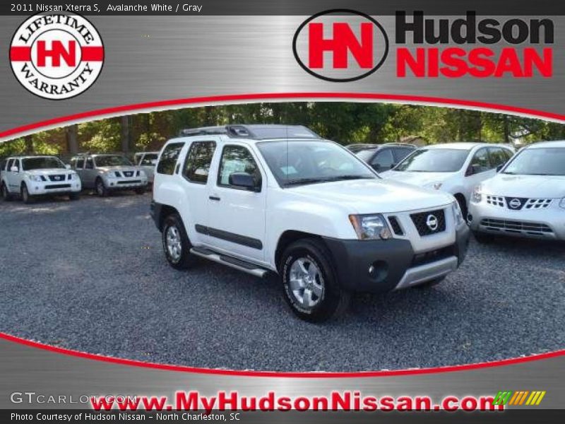 Avalanche White / Gray 2011 Nissan Xterra S