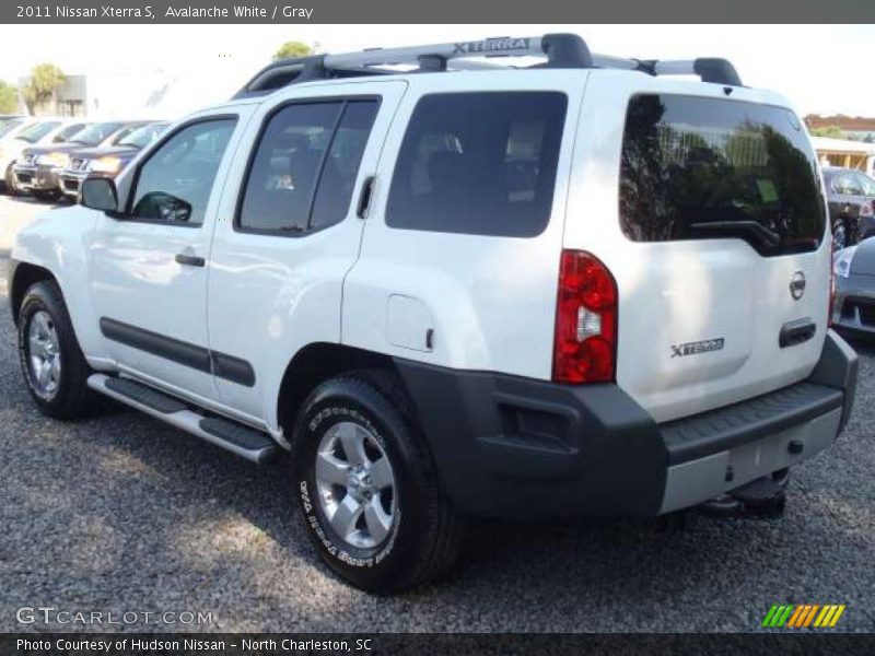 Avalanche White / Gray 2011 Nissan Xterra S