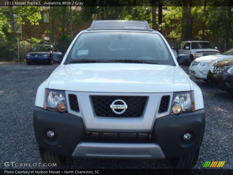 Avalanche White / Gray 2011 Nissan Xterra S