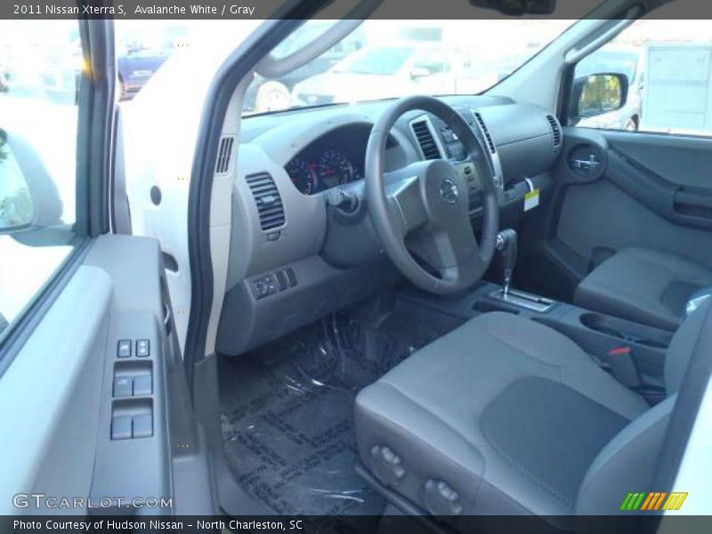 Avalanche White / Gray 2011 Nissan Xterra S