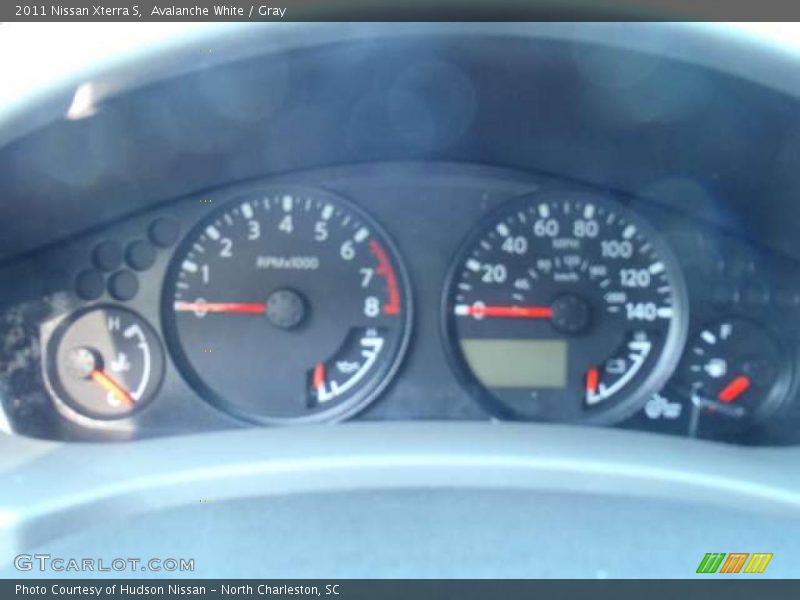 Avalanche White / Gray 2011 Nissan Xterra S