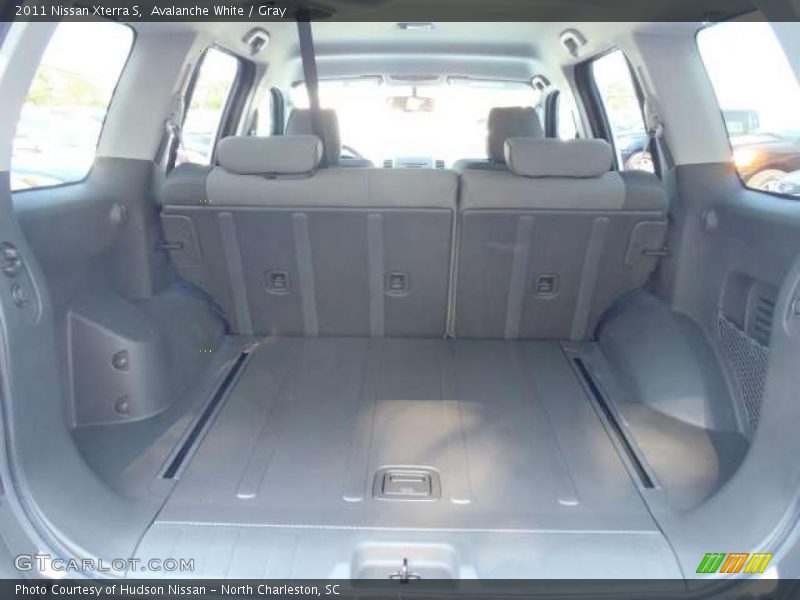 Avalanche White / Gray 2011 Nissan Xterra S