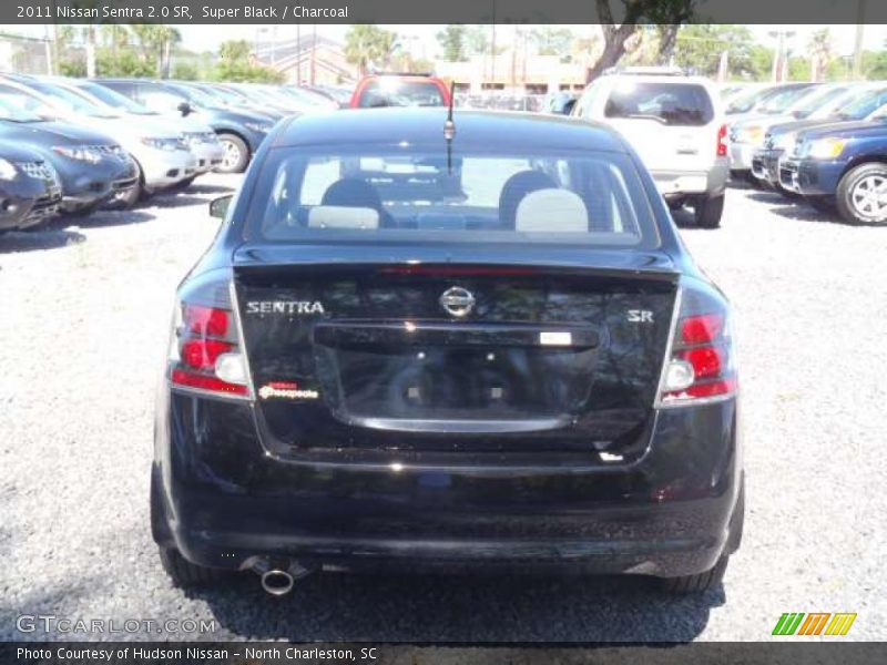 Super Black / Charcoal 2011 Nissan Sentra 2.0 SR