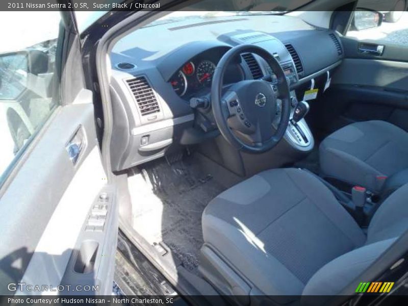 Super Black / Charcoal 2011 Nissan Sentra 2.0 SR