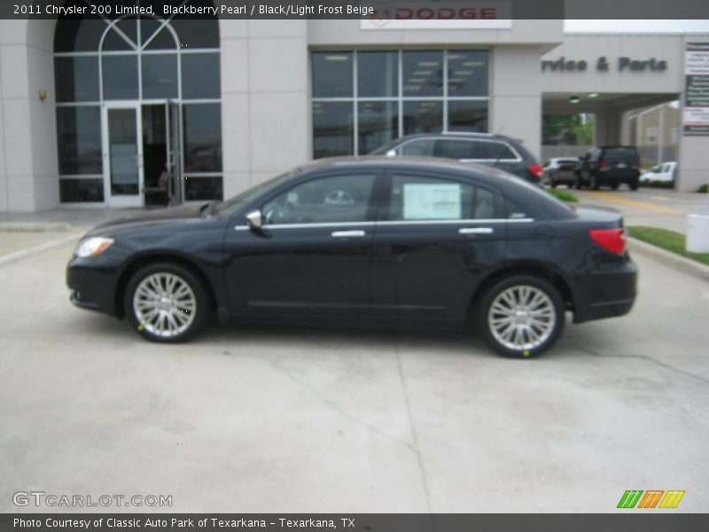 Blackberry Pearl / Black/Light Frost Beige 2011 Chrysler 200 Limited