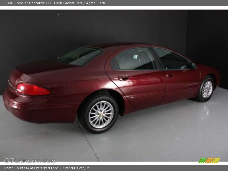 Dark Garnet Red / Agate Black 2000 Chrysler Concorde LXi
