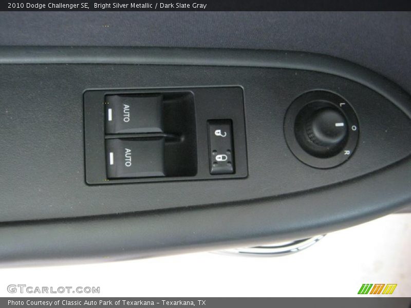 Bright Silver Metallic / Dark Slate Gray 2010 Dodge Challenger SE