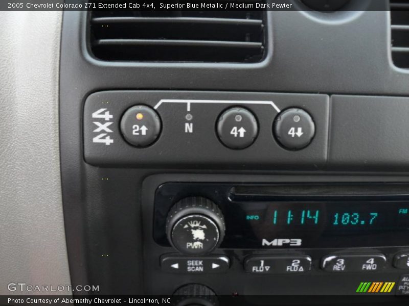 Controls of 2005 Colorado Z71 Extended Cab 4x4