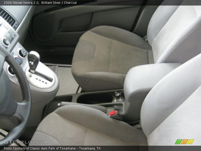 Brilliant Silver / Charcoal 2009 Nissan Sentra 2.0
