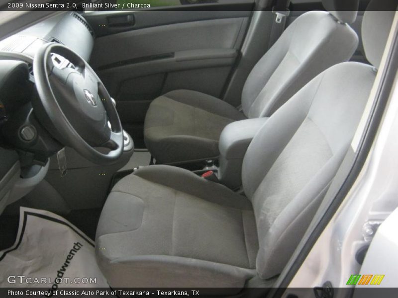 Brilliant Silver / Charcoal 2009 Nissan Sentra 2.0