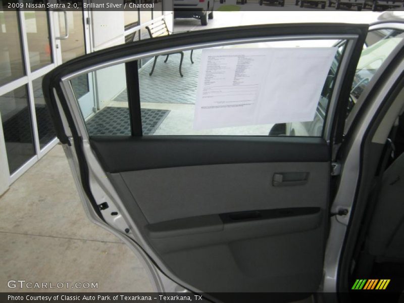 Brilliant Silver / Charcoal 2009 Nissan Sentra 2.0