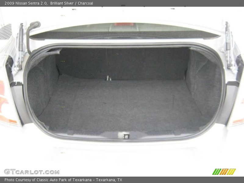 Brilliant Silver / Charcoal 2009 Nissan Sentra 2.0