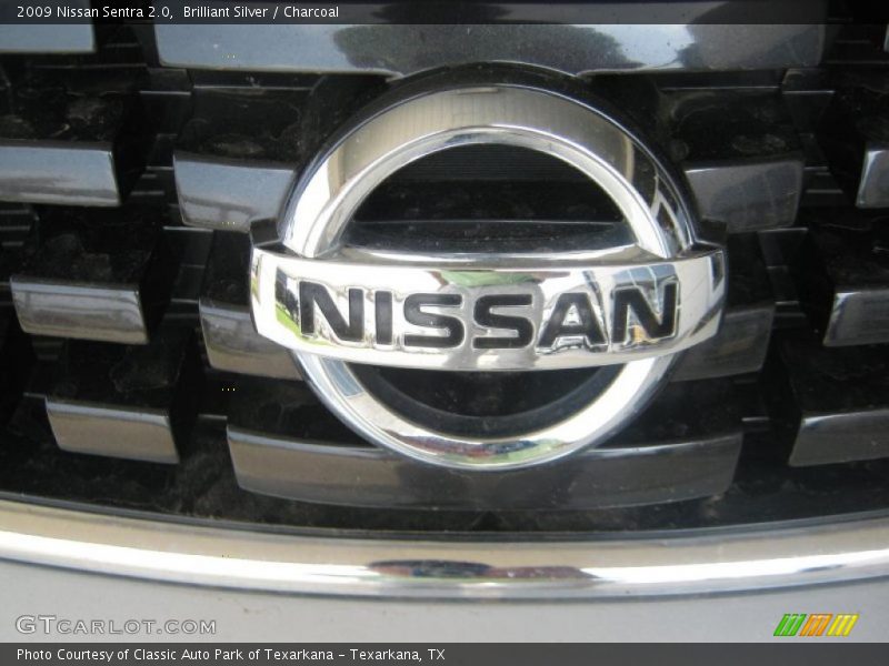 Brilliant Silver / Charcoal 2009 Nissan Sentra 2.0
