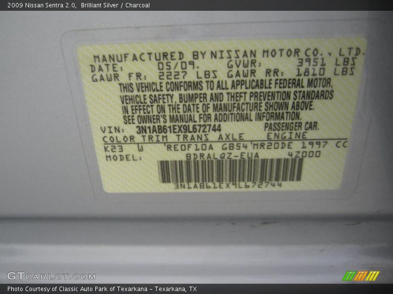 Brilliant Silver / Charcoal 2009 Nissan Sentra 2.0