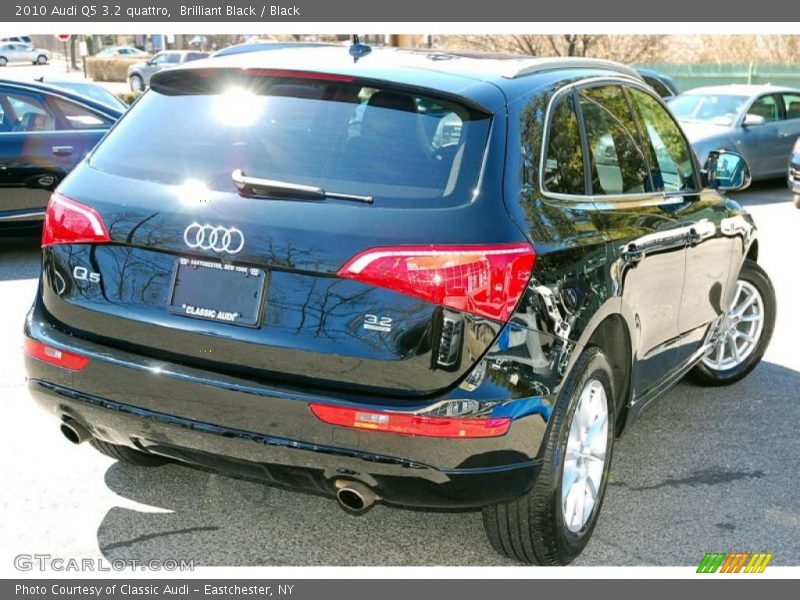Brilliant Black / Black 2010 Audi Q5 3.2 quattro