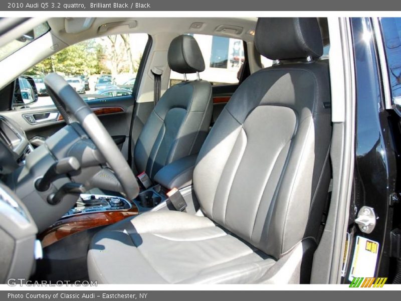 Brilliant Black / Black 2010 Audi Q5 3.2 quattro