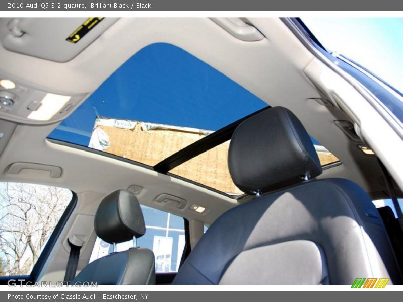 Brilliant Black / Black 2010 Audi Q5 3.2 quattro