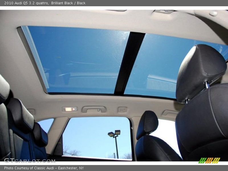 Brilliant Black / Black 2010 Audi Q5 3.2 quattro