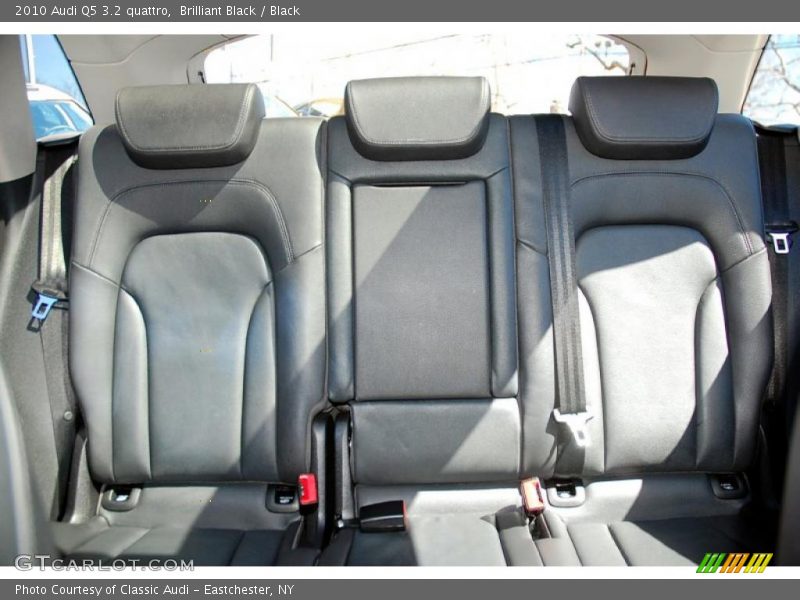 Brilliant Black / Black 2010 Audi Q5 3.2 quattro