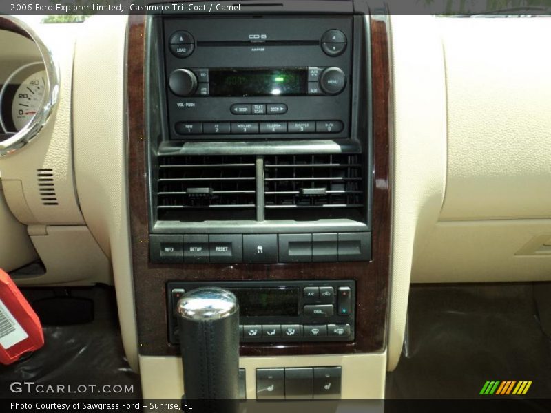 Cashmere Tri-Coat / Camel 2006 Ford Explorer Limited