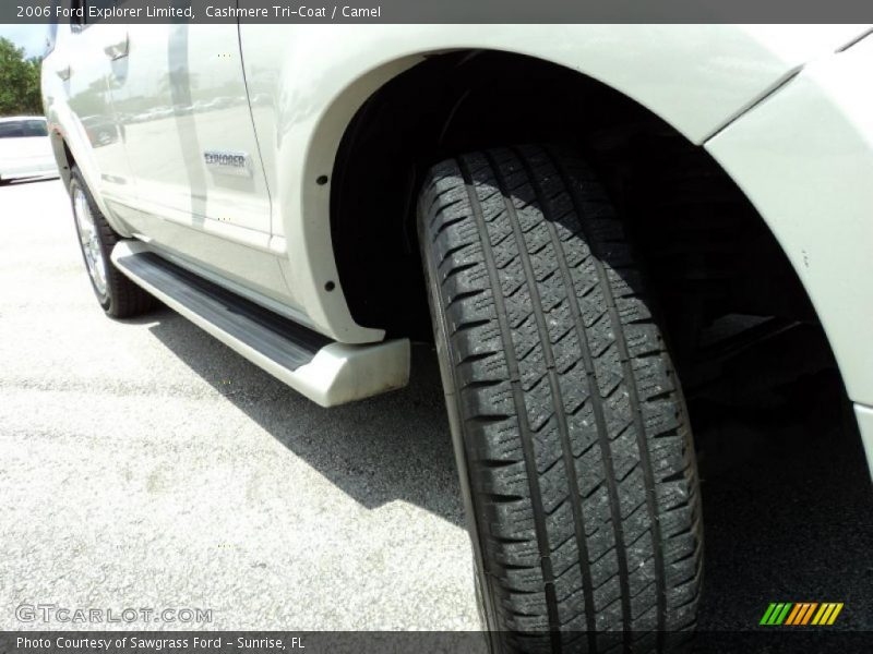 Cashmere Tri-Coat / Camel 2006 Ford Explorer Limited