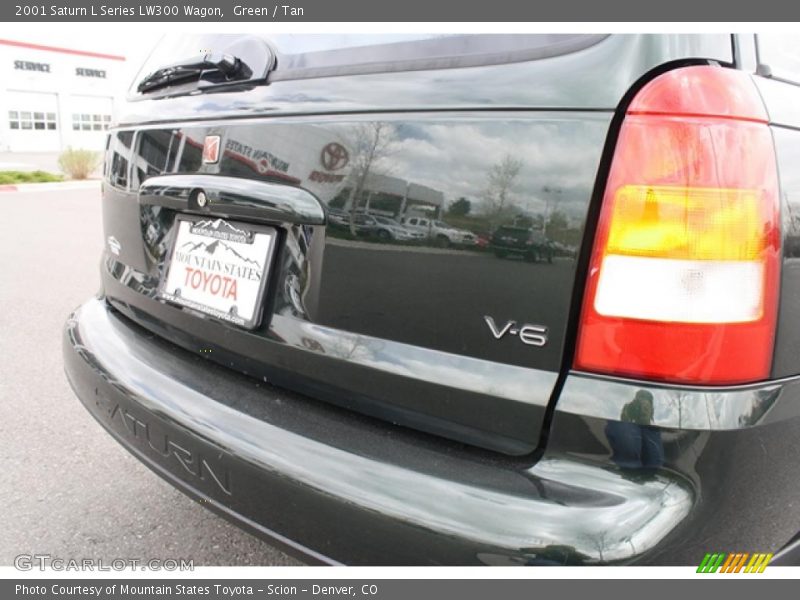 Green / Tan 2001 Saturn L Series LW300 Wagon