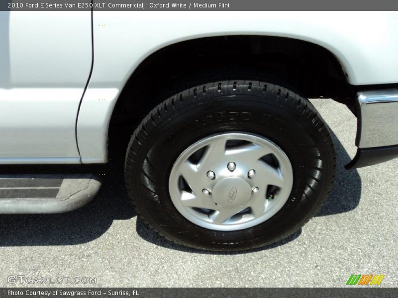 Oxford White / Medium Flint 2010 Ford E Series Van E250 XLT Commericial